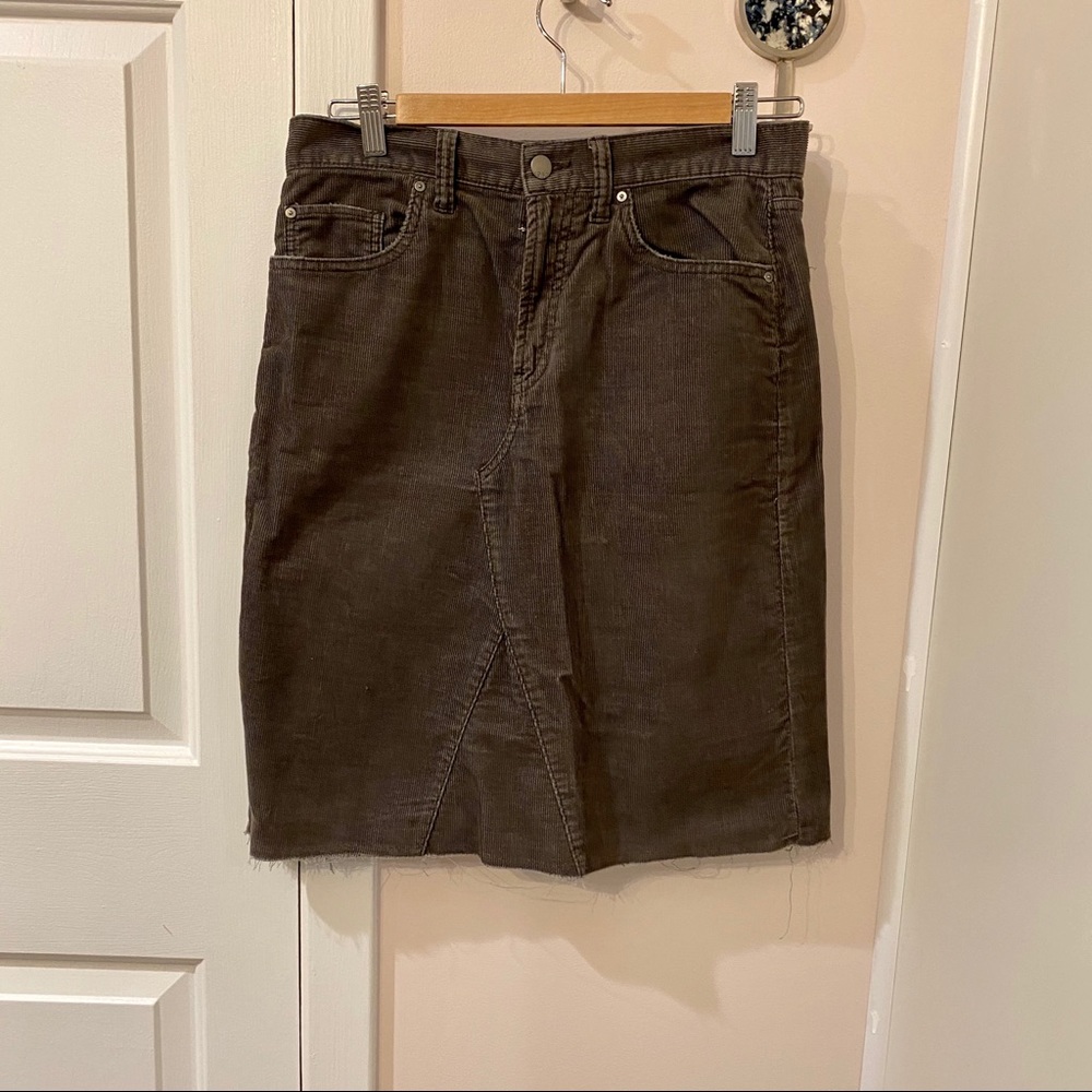 NWOT Gap Corduroy Pencil Skirt 🍂
